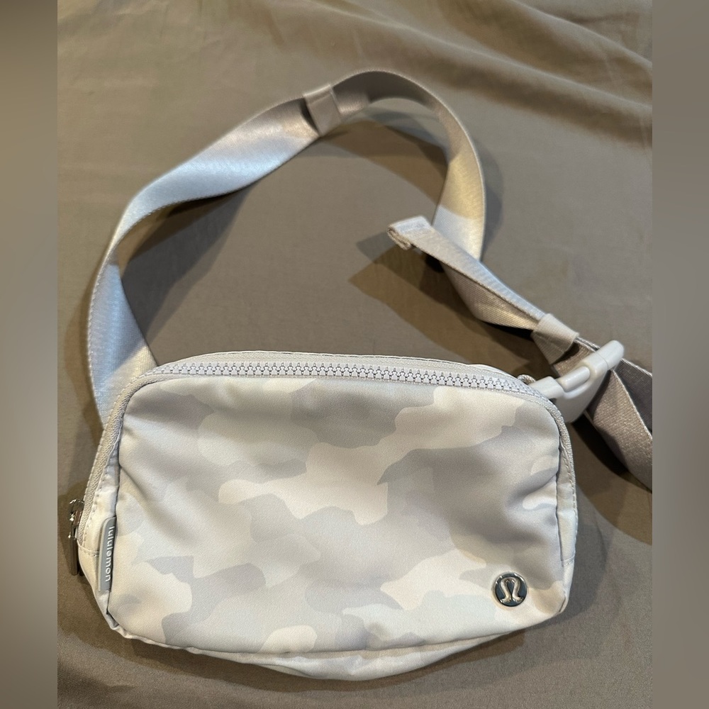 Lululemon Crossbody Bag Camouflage